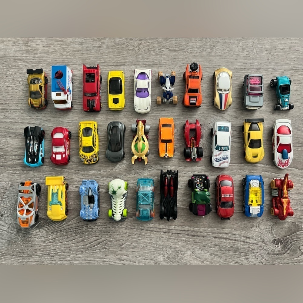 Hotwheels Toy Diecast Cars Lot Of 30 cars lot #7